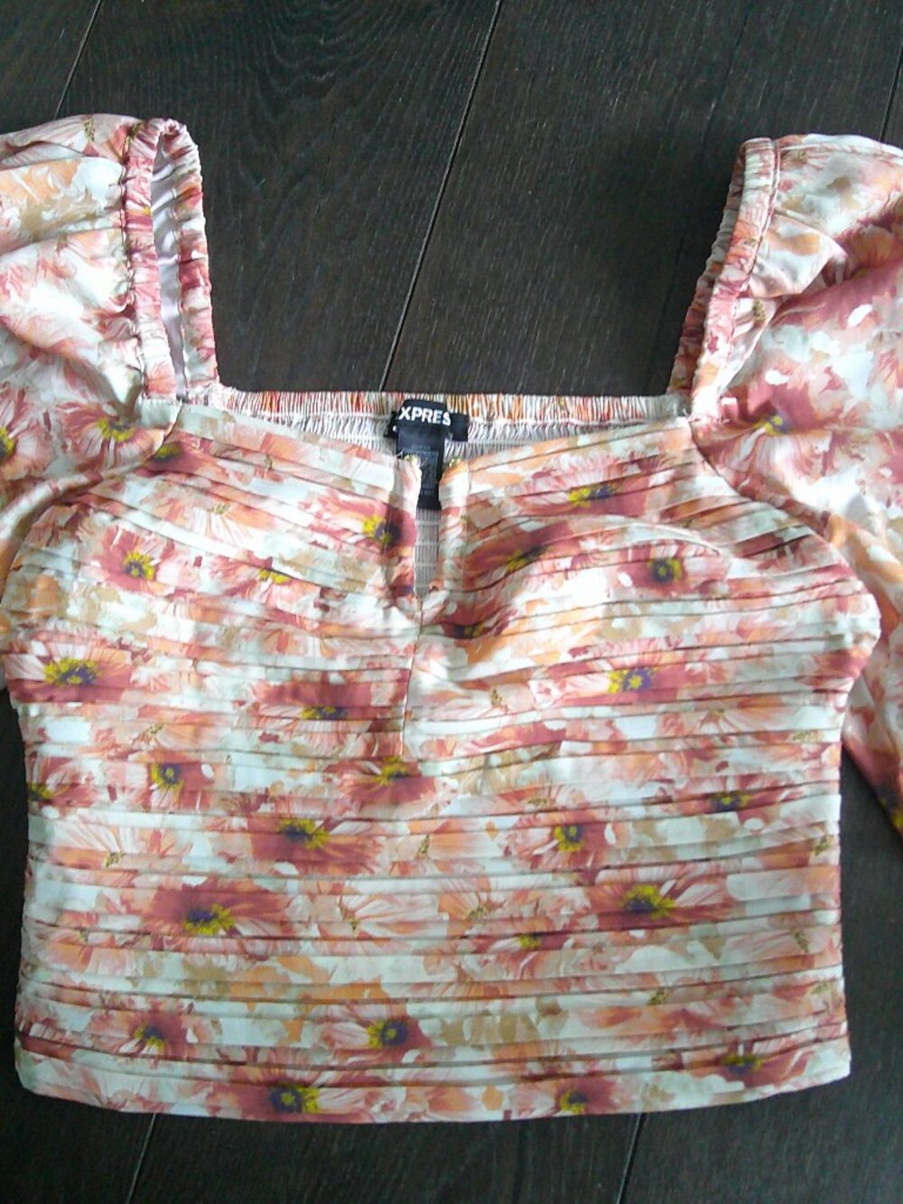 Express Women's Coral Cropped Floral Shirt